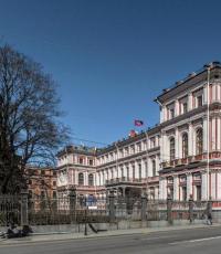 Николаевский дворец (Дворец Труда) Правый ризолит дворца