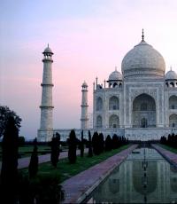 Koľko rokov má Taj Mahal?  Mauzóleum Tádž Mahal.  Kde je Taj Mahal