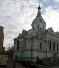 Iglesia de la Trinidad vivificante en Shabolovka