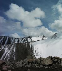 Տիեն Շան լեռներ. լուսանկար, նկարագրություն, երկարություն, աշխարհագրական դիրք, թե ինչ հարթակում են գտնվում Տիեն Շան լեռները