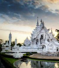 Tempulli i Bardhë në Chiang Rai (Wat Rong Khun)